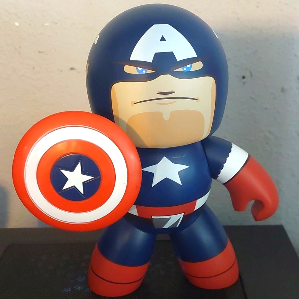 Mighty Muggs Captain America figure